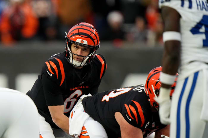 Dec. 10, 2023; Cincinnati, Ohio, USA; Cincinnati Bengals quarterback Jake Browning (6) checks the position of Indianapolis Colts safety Ronnie Harrison Jr. (48) in the fourth quarter at Paycor Stadium. Mandatory Credit - Kareem Elgazzar/USA TODAY Sports Network via The Cincinnati Enquirer